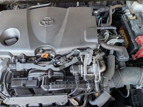 Used 2019 Toyota Camry LE image 20