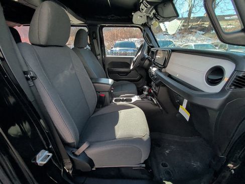 Used 2024 Jeep Wrangler Sport S image 15