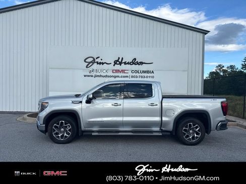 Used 2022 GMC Sierra 1500 SLT AWD/4WD image 2
