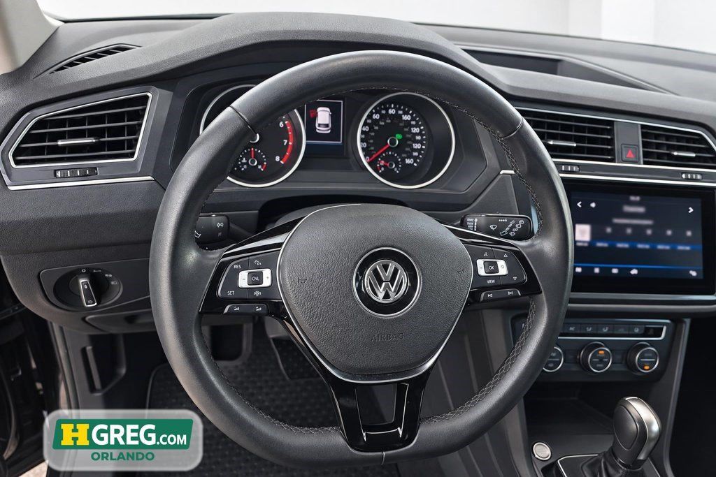 Used 2020 Volkswagen Tiguan SE FWD image 14