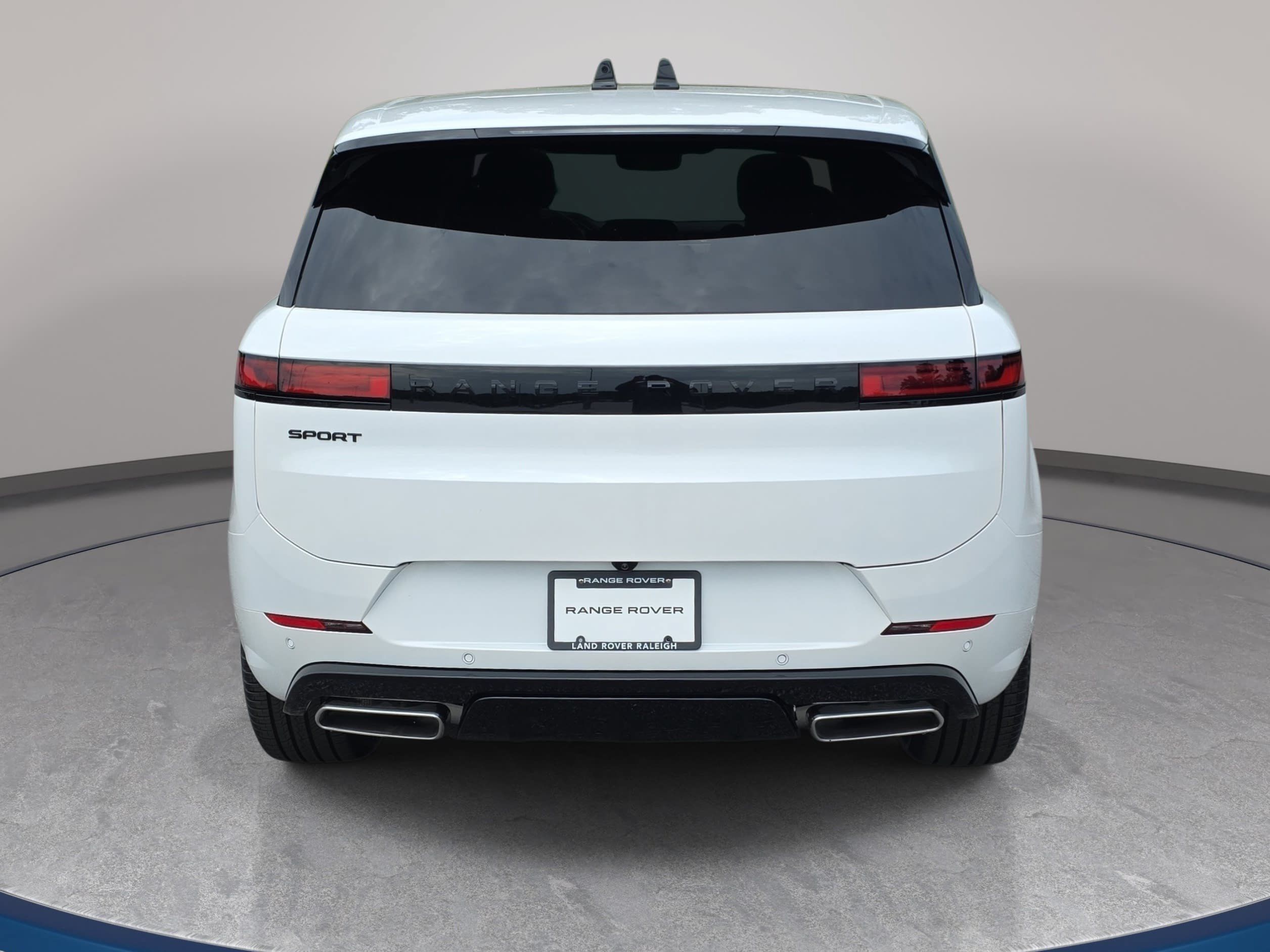 New 2026 Land Rover Range Rover Sport Dynamic SE AWD/4WD image 6