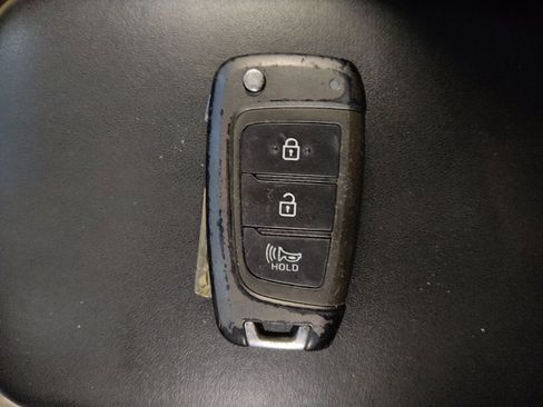Used 2021 Hyundai Venue SEL FWD image 32