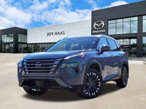 Used 2025 Nissan Rogue SL w/ Tech Package image 1