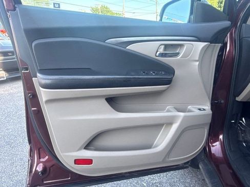 Used 2017 Honda Ridgeline RTL image 9