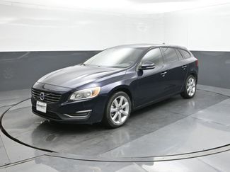 Used 2016 Volvo V60 T5 image 1