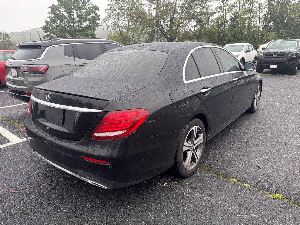 Used 2018 Mercedes-Benz E 300 4MATIC image 4