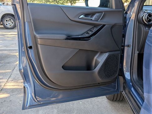 New 2026 Chevrolet Equinox LT image 7