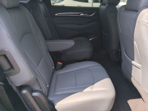 Used 2023 Buick Enclave Essence image 25