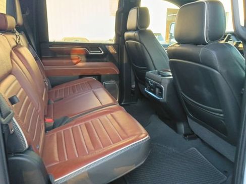 Used 2025 GMC Sierra 2500 Denali Ultimate AWD/4WD image 11