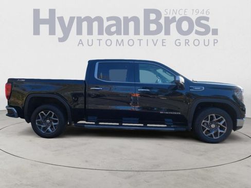 Used 2023 GMC Sierra 1500 SLT w/ SLT Premium Plus Package AWD/4WD image 2
