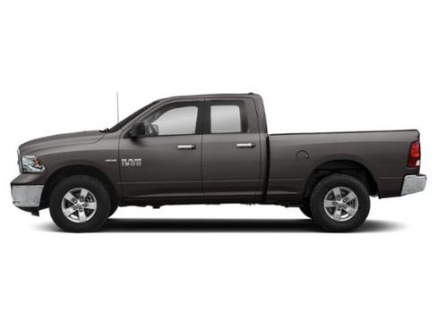 Used 2018 RAM 1500 Classic SLT image 3