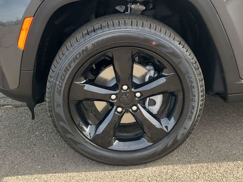 New 2026 Jeep Grand Cherokee Limited AWD/4WD image 16
