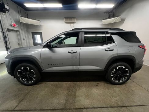 New 2026 Chevrolet Equinox RS w/ Convenience Package III FWD image 7