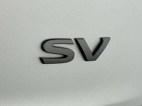 Used 2024 Nissan Rogue SV FWD image 28