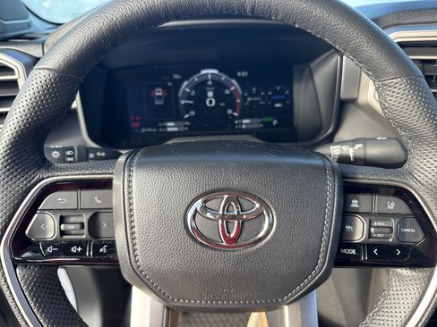 Used 2024 Toyota Tundra Limited image 23