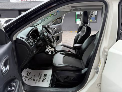 Used 2019 Jeep Compass Latitude image 8