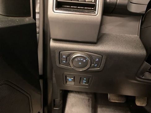 Used 2020 Ford F150 XLT w/ Equipment Group 302A Luxury AWD/4WD image 18