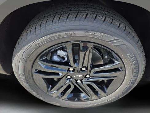 New 2026 Chevrolet Trax ACTIV w/ Sunroof Package FWD image 30