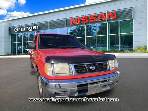 Used 1999 Nissan Frontier SE RWD image 2
