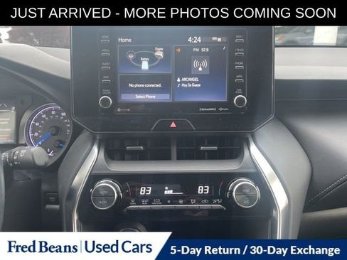 Used 2021 Toyota Venza LE image 12