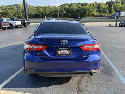 Used 2018 Toyota Camry LE w/ Convenience Package FWD image 4