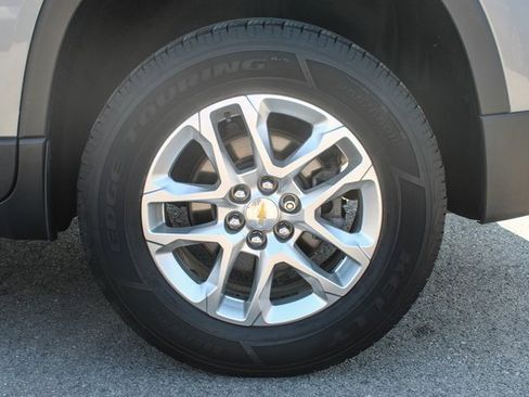 Used 2020 Chevrolet Traverse LS image 40