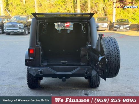 Used 2014 Jeep Wrangler Unlimited Rubicon AWD/4WD image 6