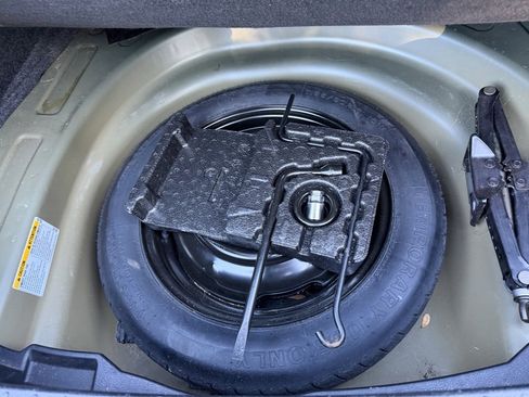 Used 2018 Toyota Corolla LE image 36