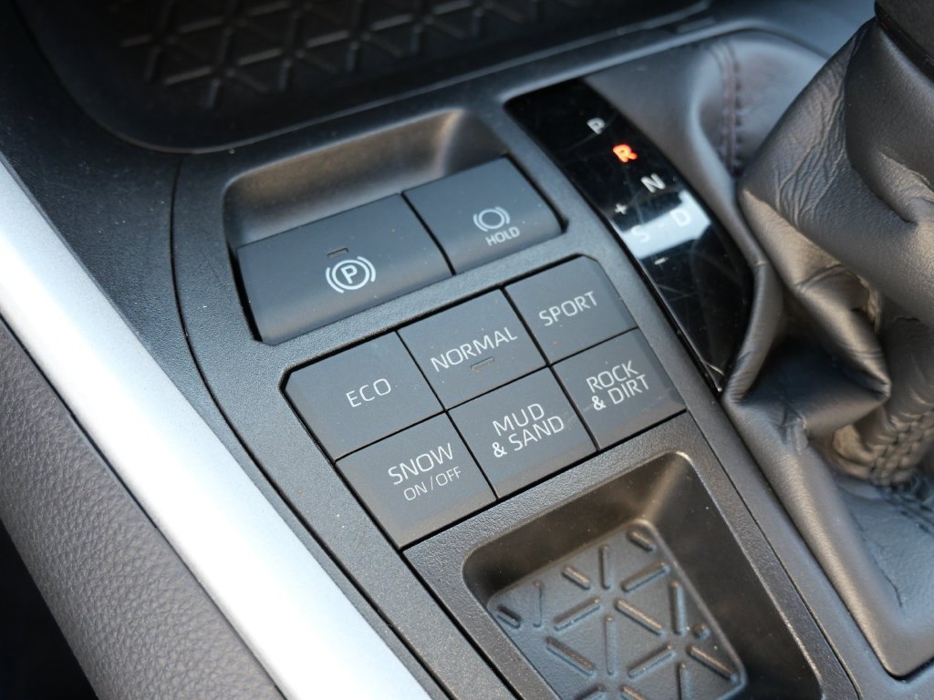 Certified 2025 Toyota RAV4 XLE AWD/4WD image 22
