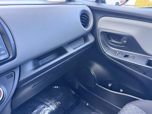 Used 2015 Toyota Yaris L FWD image 15