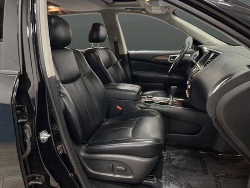 Used 2020 Nissan Pathfinder Platinum image 32