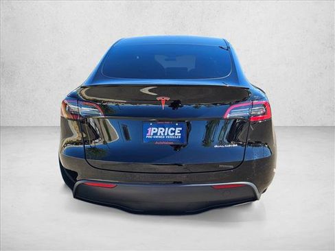 Used 2021 Tesla Model Y Long Range image 7