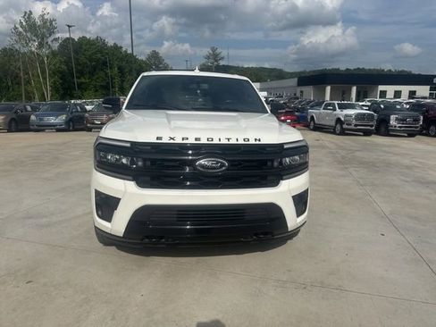 Used 2023 Ford Expedition Max Limited AWD/4WD image 3