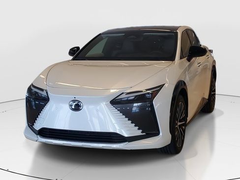 Used 2023 Lexus RZ 450e Premium image 5