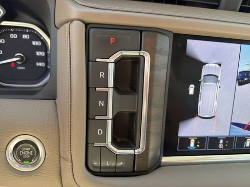 Used 2021 GMC Yukon XL Denali w/ Denali Ultimate Package AWD/4WD image 16