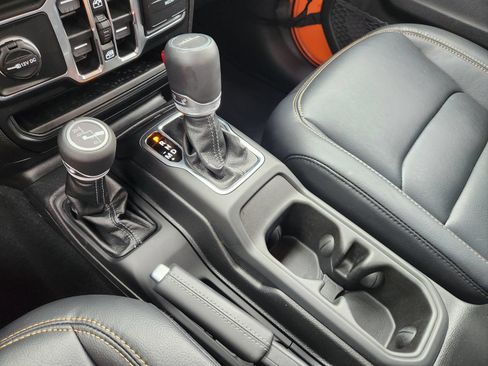 Used 2025 Jeep Gladiator Sport AWD/4WD image 28