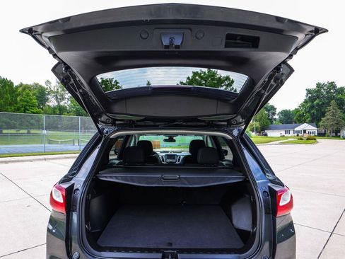 Used 2021 Chevrolet Equinox LT FWD image 19