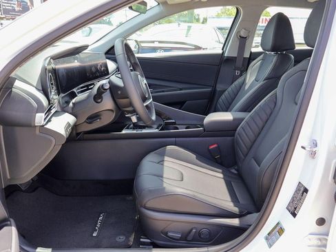 New 2026 Hyundai Elantra Limited FWD image 8