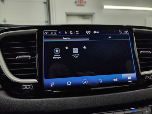 Used 2024 Chrysler Pacifica Touring-L image 51