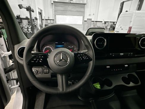 New 2025 Mercedes-Benz Sprinter 2500 image 12