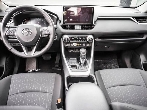 Used 2024 Toyota RAV4 XLE image 18