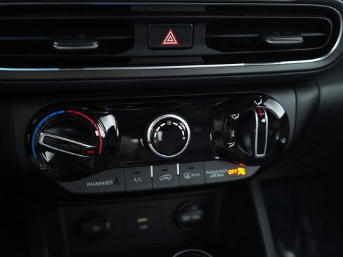 Used 2022 Hyundai Kona SE image 22