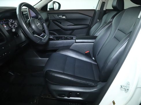 Certified 2023 Nissan Rogue SV w/ SV Premium B Package AWD/4WD image 19