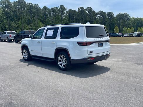 Used 2022 Jeep Wagoneer Series II AWD/4WD image 5