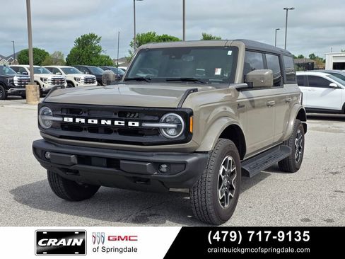 Used 2025 Ford Bronco Outer Banks AWD/4WD image 3