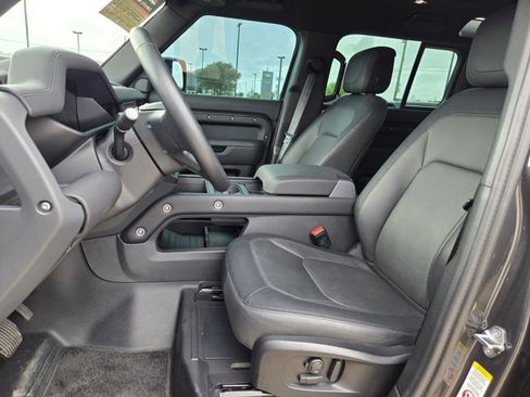 Used 2024 Land Rover Defender 110 X-Dynamic SE image 17