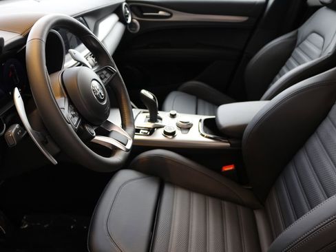 New 2025 Alfa Romeo Stelvio Sprint image 17