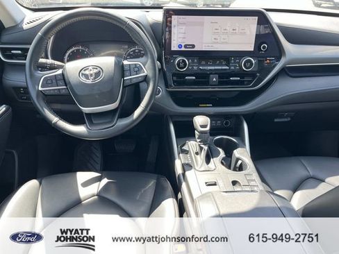 Used 2023 Toyota Highlander XLE image 15