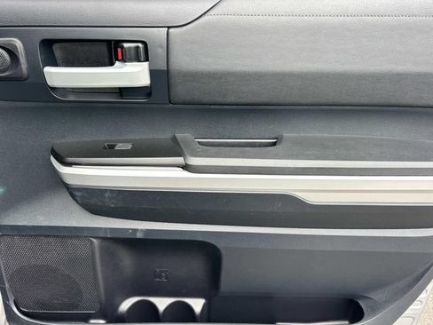Used 2016 Toyota Tundra SR5 AWD/4WD image 23