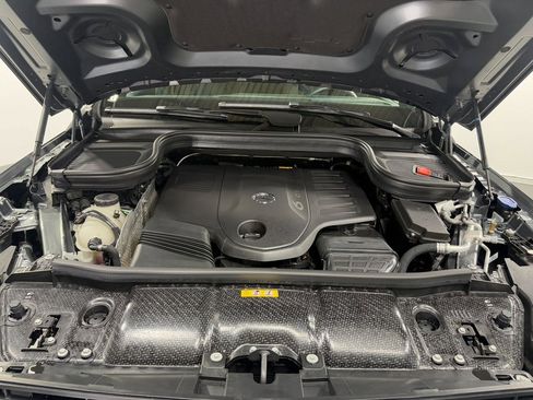 Certified 2025 Mercedes-Benz GLS 450 4MATIC image 37